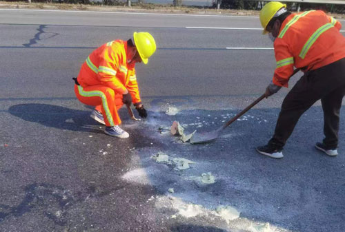 翁牛特公路下沉注浆加固